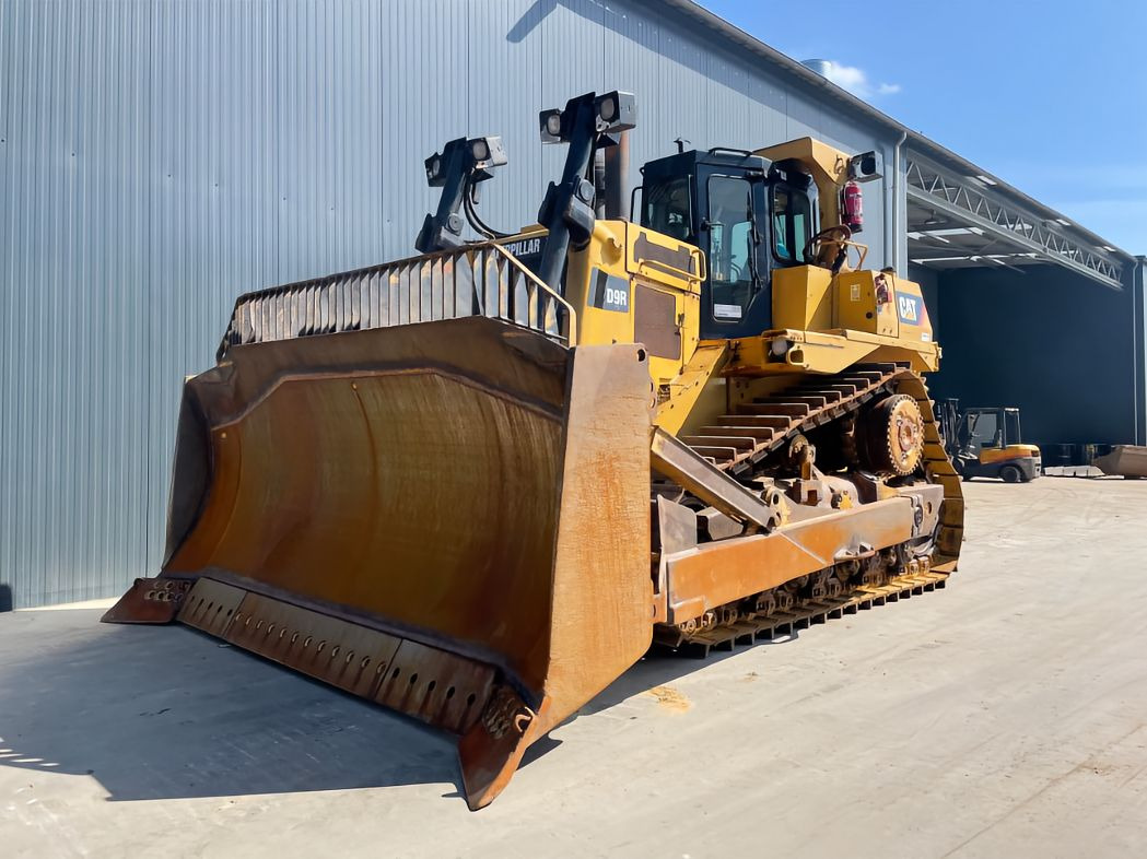 CAT Bulldozer D9R Click for Discount - Bulldozer: picture 2 CAT Bulldozer D9R Click for Discount - Bulldozer: picture 2