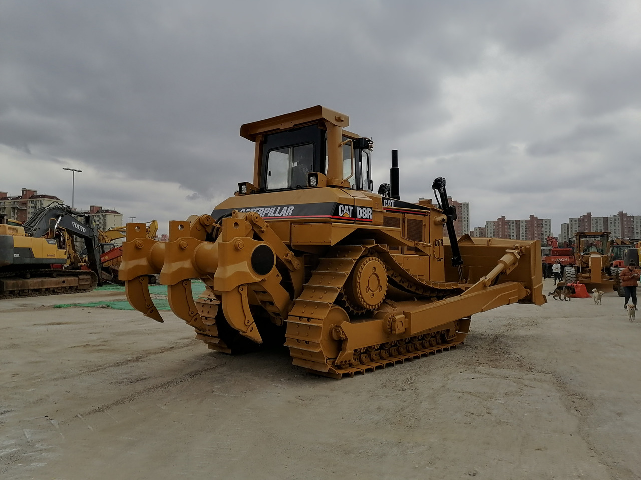 CATERPILLAR D8R - Bulldozer: picture 2 CATERPILLAR D8R - Bulldozer: picture 2