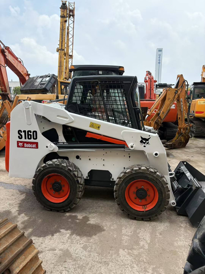 BOBCAT Skid Steer Loader S160 - Construction machinery: picture 1 BOBCAT Skid Steer Loader S160 - Construction machinery: picture 1