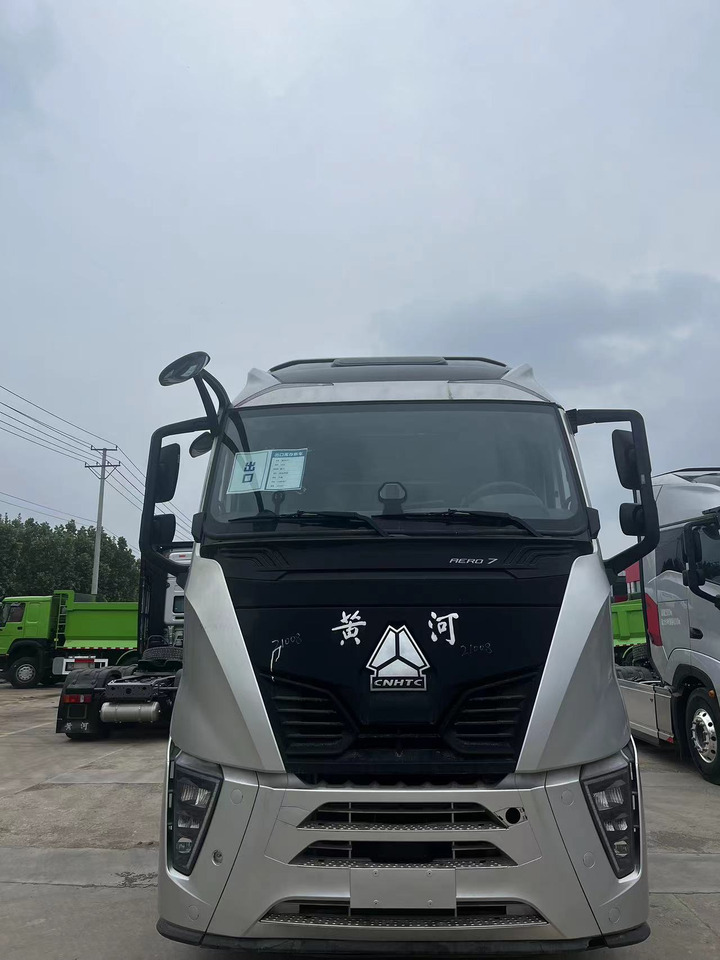 SINOTRUK Y1263 Huanghe X7 6X4 Automatic Tractor Unit - Construction machinery: picture 2 SINOTRUK Y1263 Huanghe X7 6X4 Automatic Tractor Unit - Construction machinery: picture 2