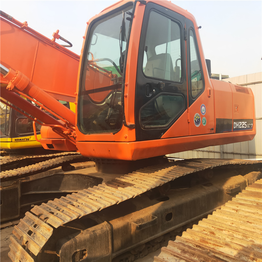 DOOSAN DH220LC-7$21000 - Crawler excavator: picture 4 DOOSAN DH220LC-7$21000 - Crawler excavator: picture 4