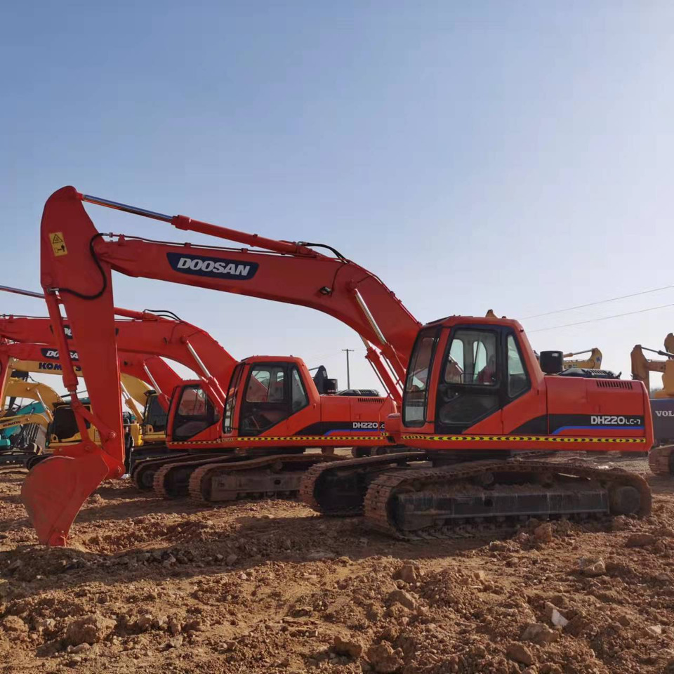 DOOSAN DH220LC-7$21000 - Crawler excavator: picture 3 DOOSAN DH220LC-7$21000 - Crawler excavator: picture 3