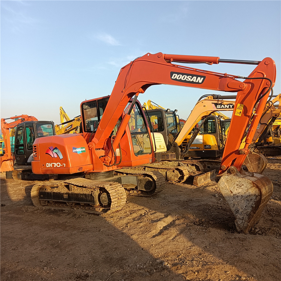DOOSAN DH70-7 - Crawler excavator: picture 1 DOOSAN DH70-7 - Crawler excavator: picture 1