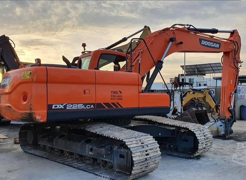 DX225LCA - Crawler excavator: picture 2 DX225LCA - Crawler excavator: picture 2
