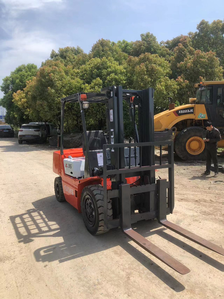 HELI K35 Forklift Click Here for Discount - Diesel forklift: picture 5 HELI K35 Forklift Click Here for Discount - Diesel forklift: picture 5