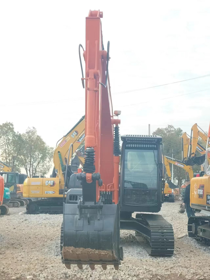 HITACHI ZX120 Excavator - Excavator: picture 4 HITACHI ZX120 Excavator - Excavator: picture 4
