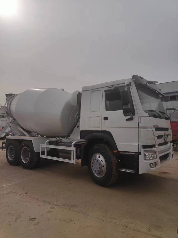 HOWO 375 Cement Mixer Truck 6*4 - Concrete mixer truck: picture 3 HOWO 375 Cement Mixer Truck 6*4 - Concrete mixer truck: picture 3