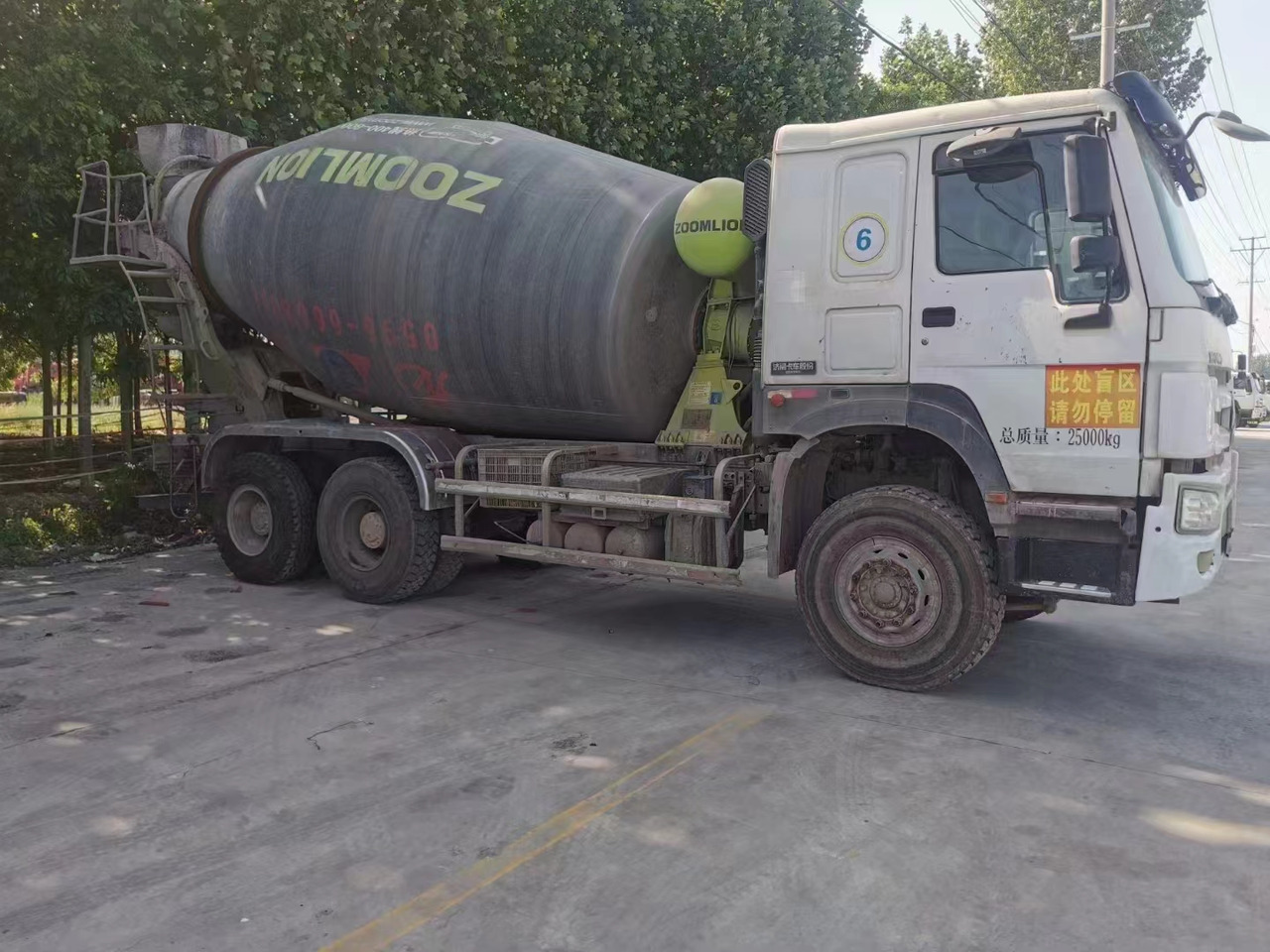 HOWO 6*4 Cement Mixer Truck - Concrete mixer truck: picture 4 HOWO 6*4 Cement Mixer Truck - Concrete mixer truck: picture 4