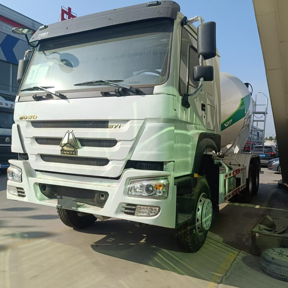 HOWO 6*4 Cement Mixer Truck - Concrete mixer truck: picture 1 HOWO 6*4 Cement Mixer Truck - Concrete mixer truck: picture 1