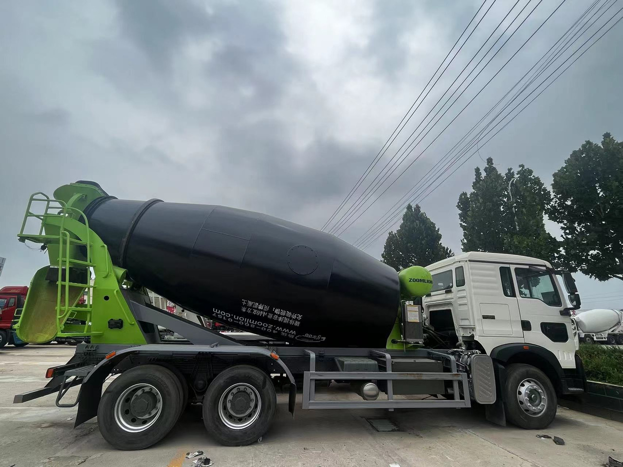 HOWO TX350 Cement Mixer Truck - Concrete mixer truck: picture 1 HOWO TX350 Cement Mixer Truck - Concrete mixer truck: picture 1