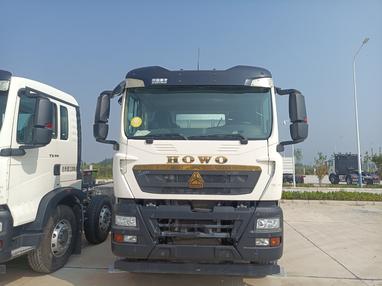 HOWO TX350 Cement Mixer Truck - Concrete mixer truck: picture 3 HOWO TX350 Cement Mixer Truck - Concrete mixer truck: picture 3