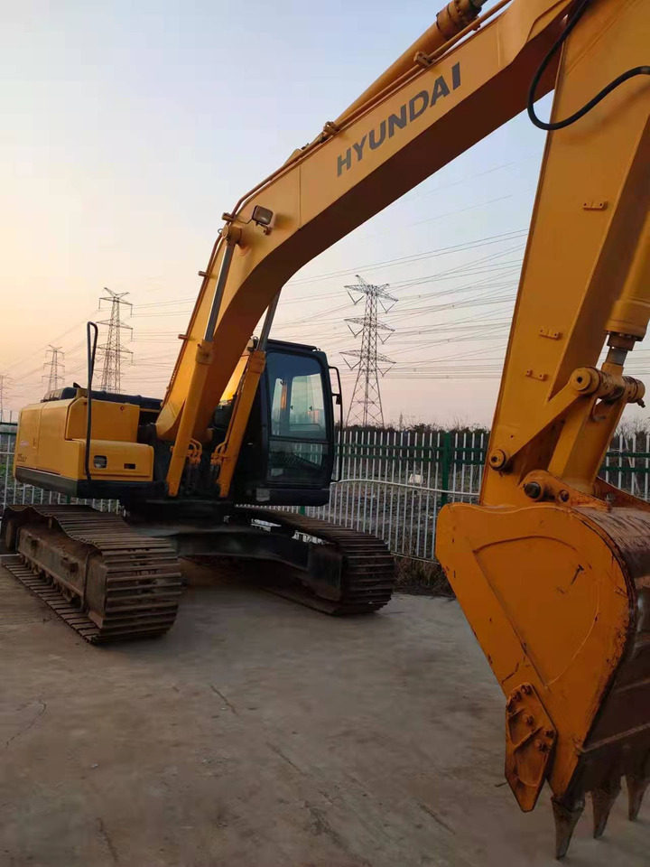 HYUNDAI R225LC-7 - Crawler excavator: picture 4 HYUNDAI R225LC-7 - Crawler excavator: picture 4