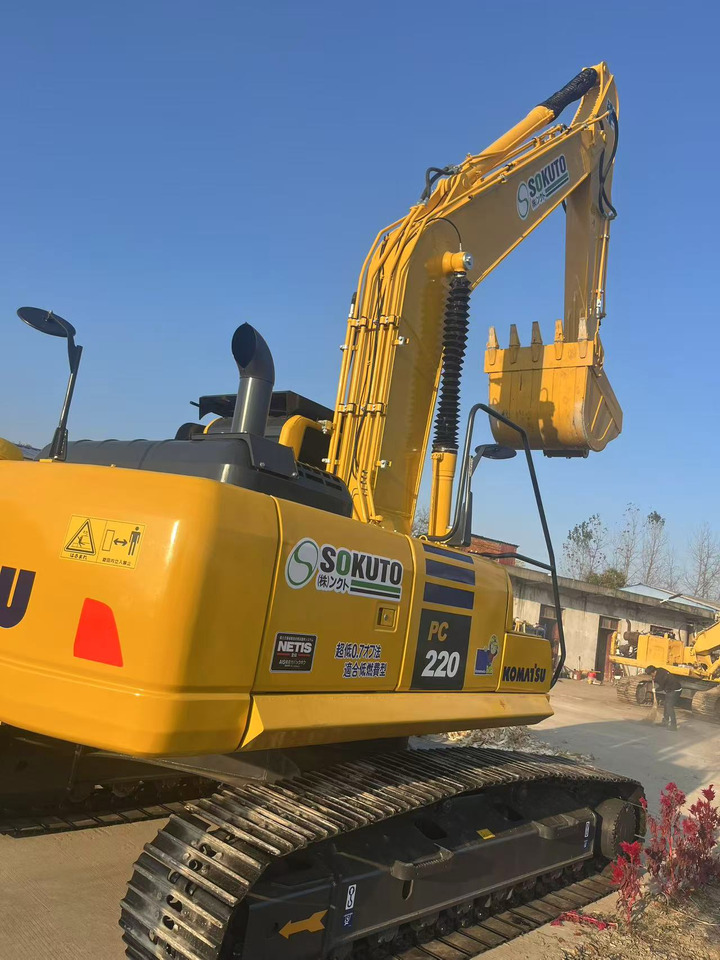 KOMATSU PC220 - Crawler excavator: picture 4 KOMATSU PC220 - Crawler excavator: picture 4