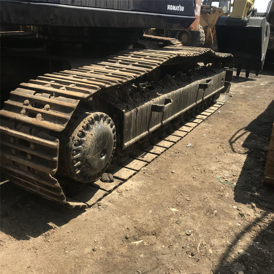 Komatsu Excavator PC200-5 - Excavator: picture 3 Komatsu Excavator PC200-5 - Excavator: picture 3