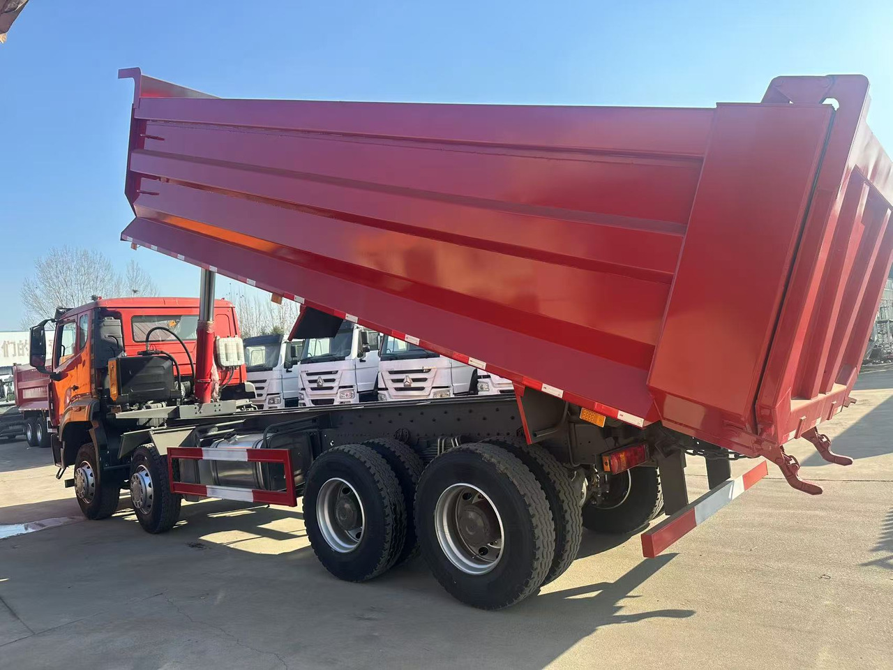 SINOTRUK Nx 8X4 - Tipper: picture 4 SINOTRUK Nx 8X4 - Tipper: picture 4
