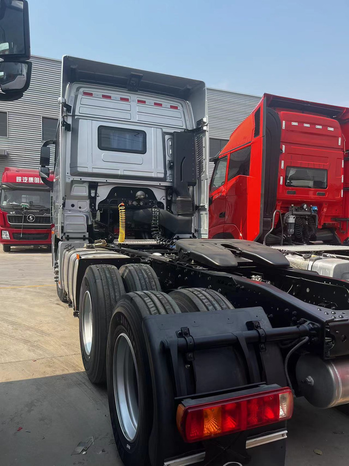 FOTON Auman Tractor Unit 6✖4 Automatic Good condition - Tractor unit: picture 5 FOTON Auman Tractor Unit 6✖4 Automatic Good condition - Tractor unit: picture 5