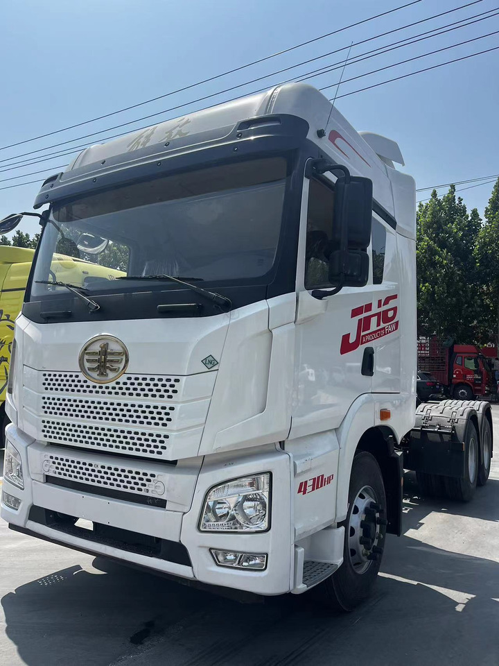 M1316 Tractor JH6 6X4 Manual Transmission - Tractor unit: picture 1 M1316 Tractor JH6 6X4 Manual Transmission - Tractor unit: picture 1