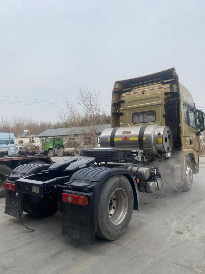 SINOTRUK Delong X5000 4X2 Atomatic Tractor Unit - Tractor unit: picture 5 SINOTRUK Delong X5000 4X2 Atomatic Tractor Unit - Tractor unit: picture 5