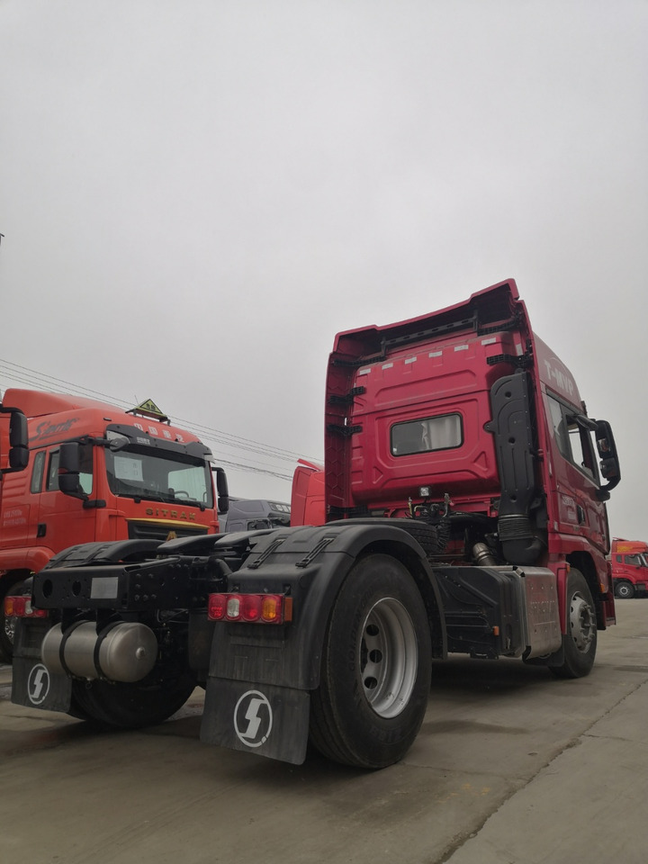 SINOTRUK M1064 4X2 Manual Tractor Unit - Tractor unit: picture 5 SINOTRUK M1064 4X2 Manual Tractor Unit - Tractor unit: picture 5