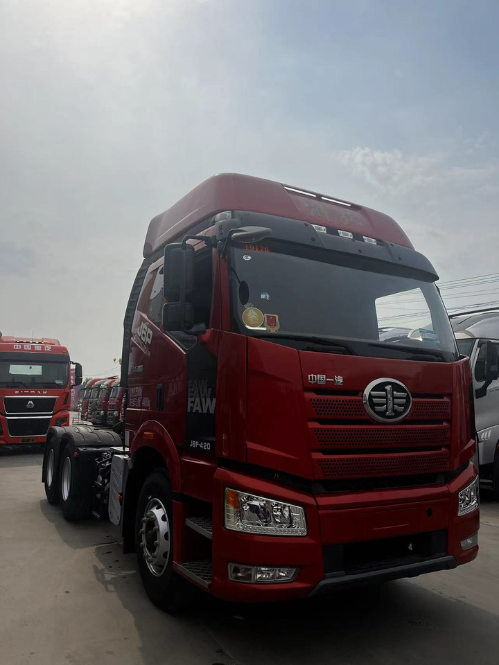 SINOTRUK Tractor Unit J6P 6X4 Manual Transmission New - Tractor unit: picture 3 SINOTRUK Tractor Unit J6P 6X4 Manual Transmission New - Tractor unit: picture 3