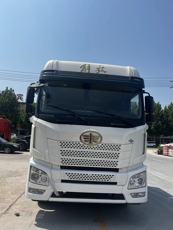 SINOTRUK Tractor Unit JH6 6X4 Manual Transmission New - Tractor unit: picture 3 SINOTRUK Tractor Unit JH6 6X4 Manual Transmission New - Tractor unit: picture 3