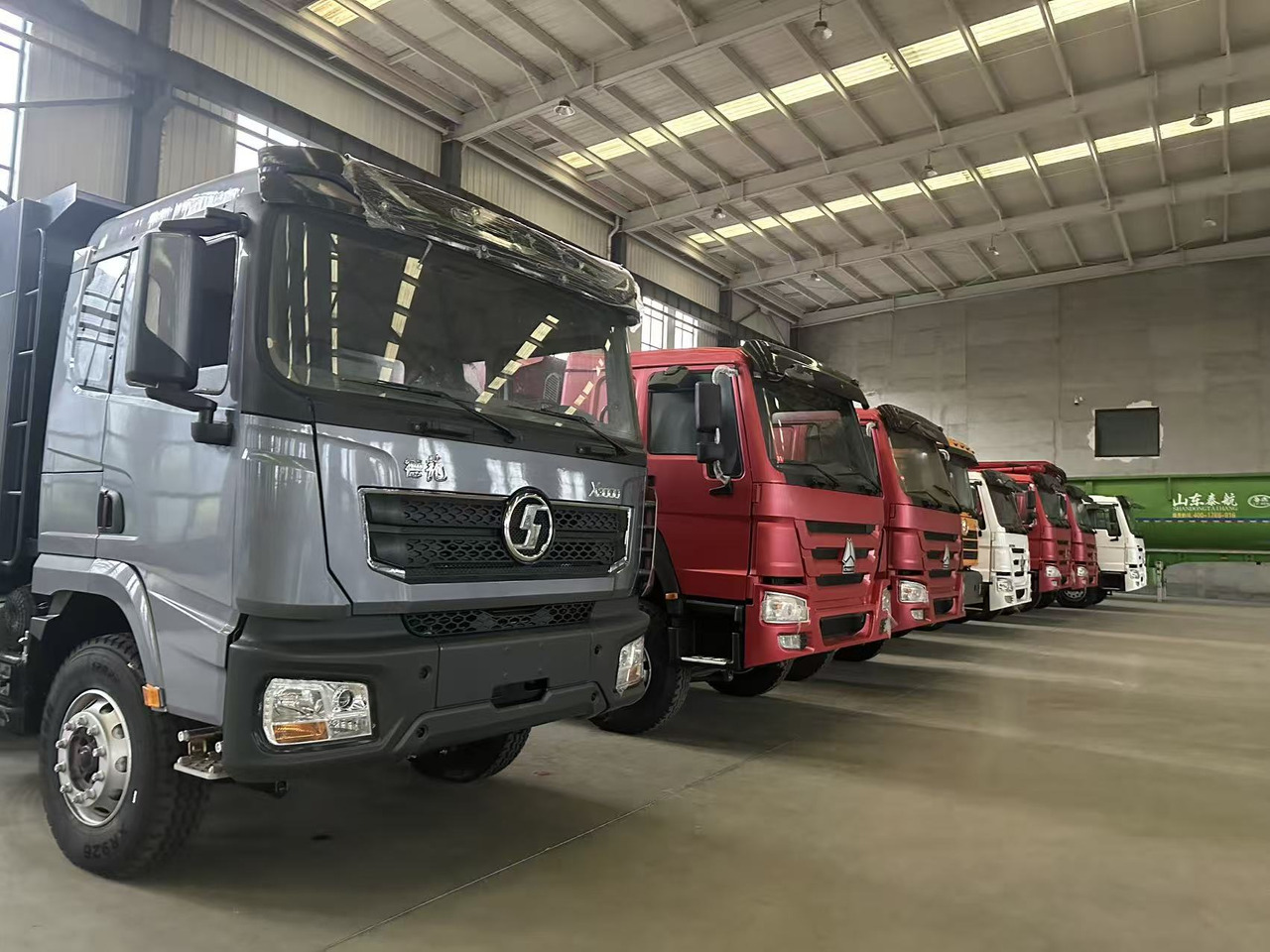 HOWO DUMP TRUCK 6✖4 - Truck: picture 4 HOWO DUMP TRUCK 6✖4 - Truck: picture 4