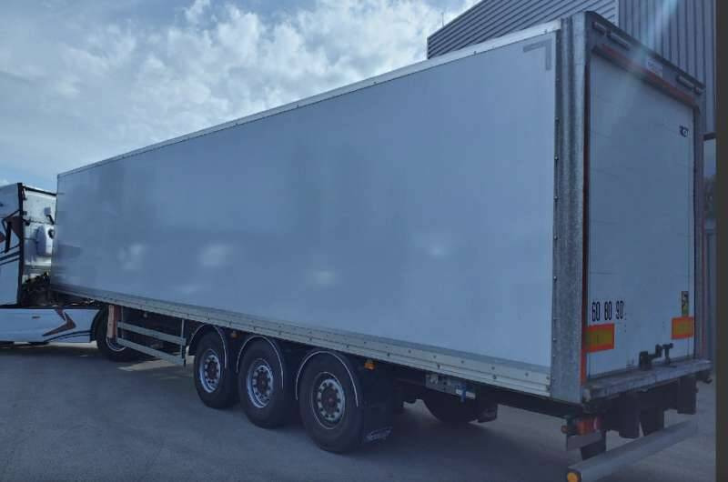 Semi-remorque 3 Essieux SEMI RECONDITONNEE -38 TONNES PORTE RELEVANTE - Closed box semi-trailer: picture 1 Semi-remorque 3 Essieux SEMI RECONDITONNEE -38 TONNES PORTE RELEVANTE - Closed box semi-trailer: picture 1