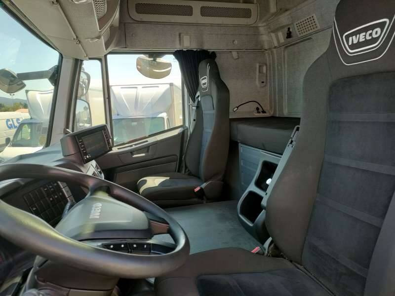 Tracteur 19 TONNES 360 CV 1 COUCHETTE - Tractor unit: picture 5 Tracteur 19 TONNES 360 CV 1 COUCHETTE - Tractor unit: picture 5