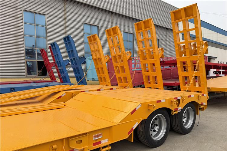 TITAN 2 Axle 50 Ton Low Bed Trailer for Sale In Nigeria Lagos - Low loader semi-trailer: picture 3 TITAN 2 Axle 50 Ton Low Bed Trailer for Sale In Nigeria Lagos - Low loader semi-trailer: picture 3