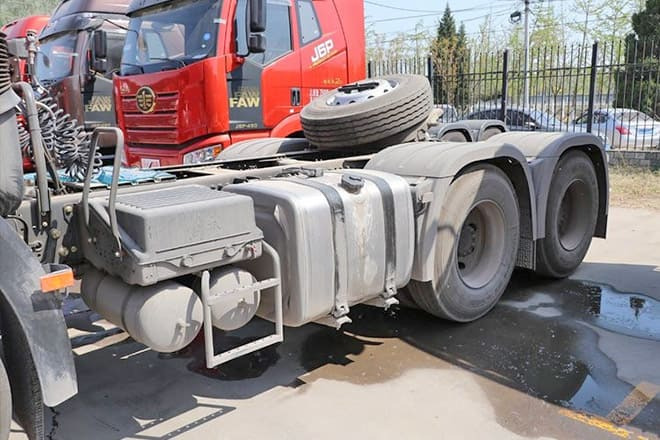 FAW Faw J6P 380HP Truck for Sale in Mali - Tractor unit: picture 3 FAW Faw J6P 380HP Truck for Sale in Mali - Tractor unit: picture 3