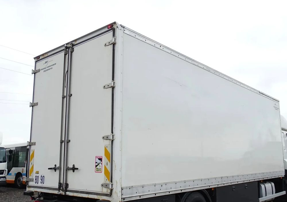 DAF LF 18.320 Kontener 20 palet - Box truck: picture 2 DAF LF 18.320 Kontener 20 palet - Box truck: picture 2