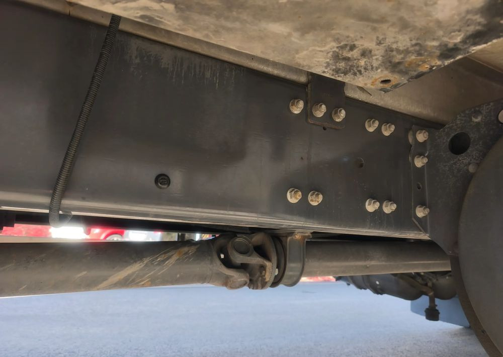 Renault GAMA D 18.320 chłodnia izoterma 19 palet - Refrigerator truck: picture 4 Renault GAMA D 18.320 chłodnia izoterma 19 palet - Refrigerator truck: picture 4