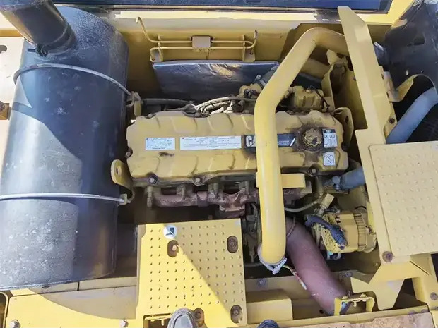 Crawler excavator 2022 Caterpillar 330D: picture 10