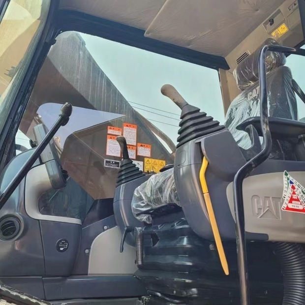 Crawler excavator 2023 Caterpillar 336D2: picture 6