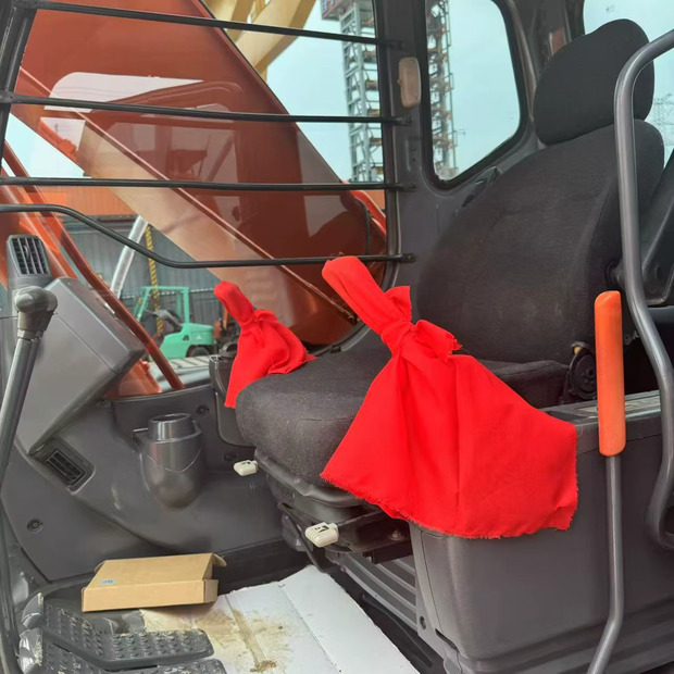 Crawler excavator 2023 Hitachi ZX250: picture 12 Crawler excavator 2023 Hitachi ZX250: picture 12