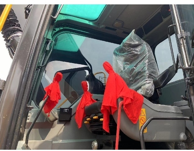 Crawler excavator 2023 Volvo EC210D: picture 6