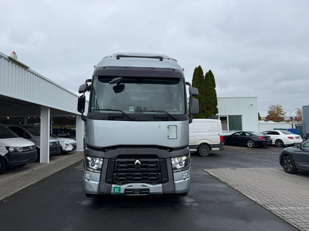 RENAULT T - Tractor unit: picture 2 RENAULT T - Tractor unit: picture 2