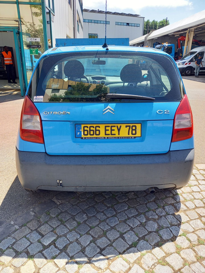 CITROEN C2 - Voiture berline commerciale essence - 3 portes - Sedan: picture 3 CITROEN C2 - Voiture berline commerciale essence - 3 portes - Sedan: picture 3