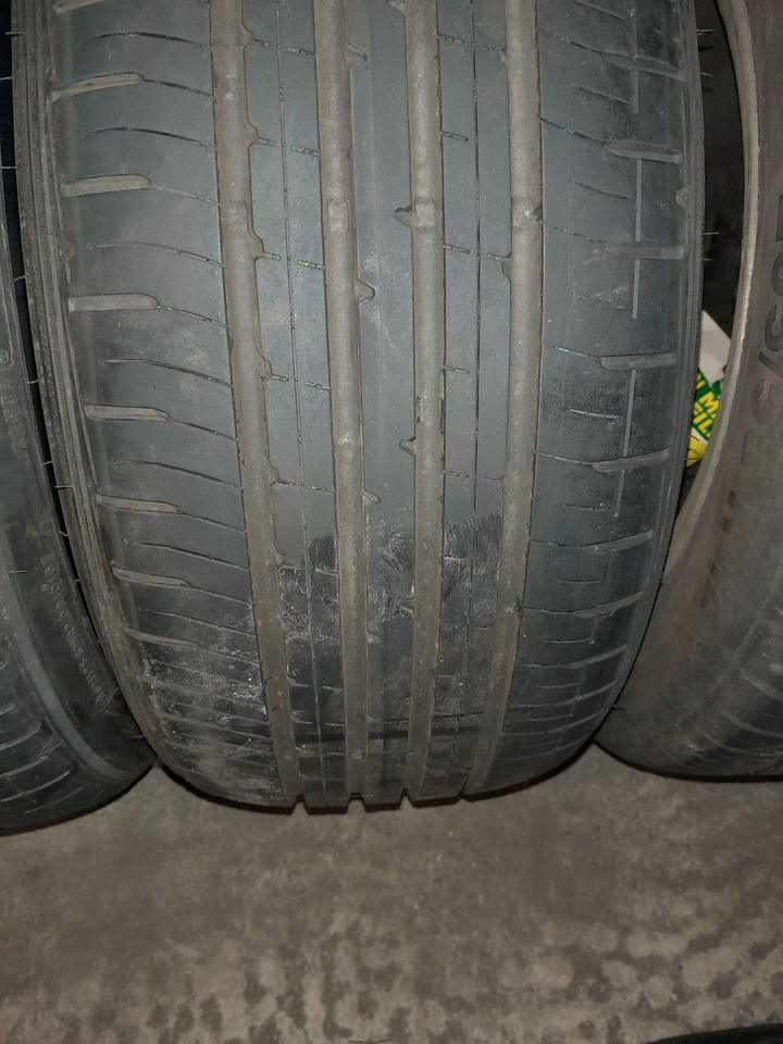 Lot de quatre pneumatiques FALKEN ZE914P 225/40/18 92W, DOT - Tire for Car: picture 2 Lot de quatre pneumatiques FALKEN ZE914P 225/40/18 92W, DOT - Tire for Car: picture 2