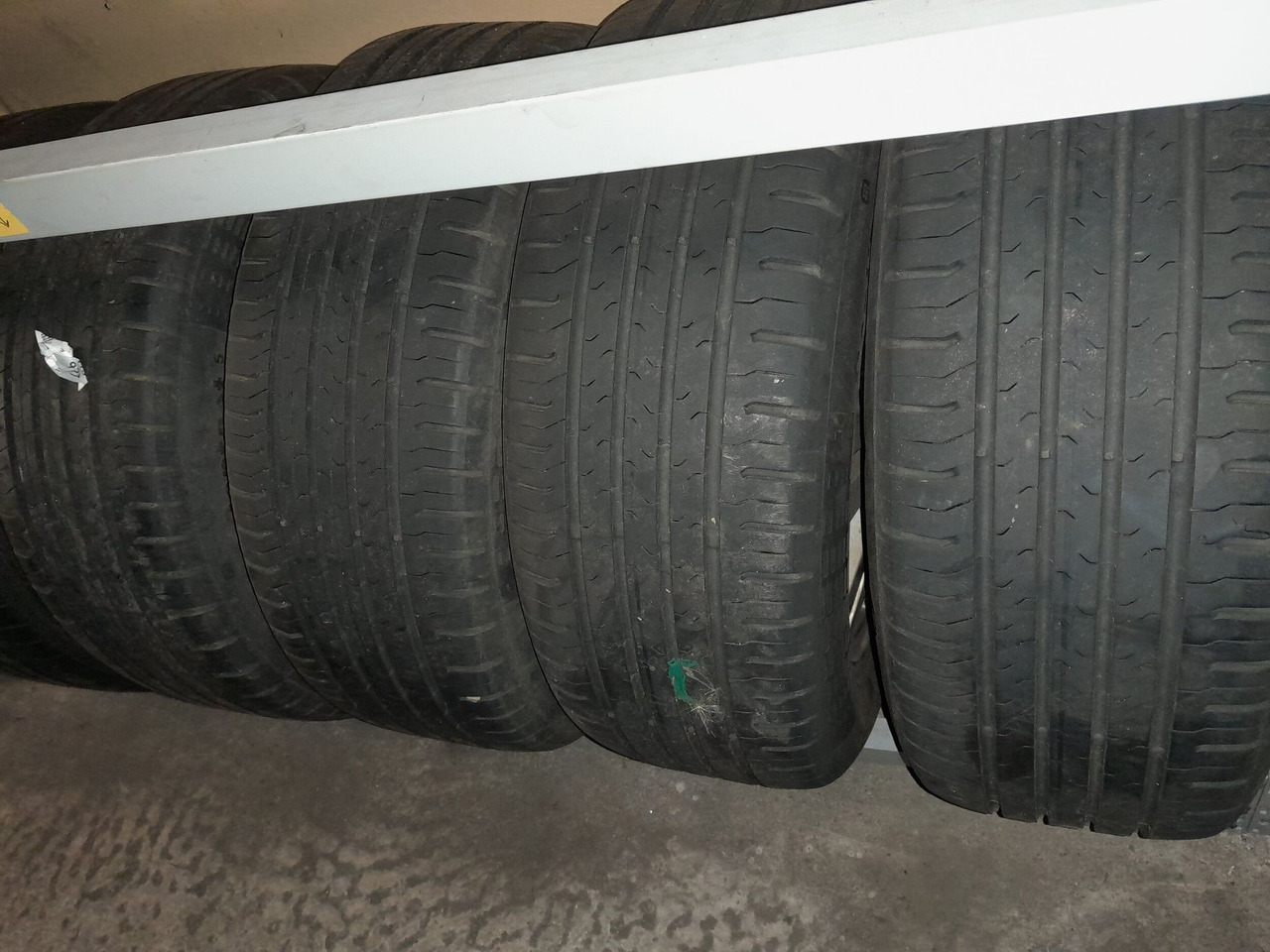 Lot de quatre roues complètes (jante alu et pneu) en pneumat - Wheels and tires for Car: picture 3 Lot de quatre roues complètes (jante alu et pneu) en pneumat - Wheels and tires for Car: picture 3