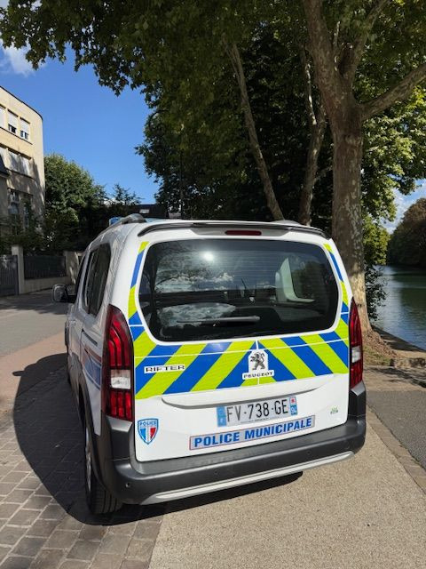 Peugeot RIFTER sérigraphie police municipale bon état, révis - Car, Municipal/ Special vehicle: picture 4 Peugeot RIFTER sérigraphie police municipale bon état, révis - Car, Municipal/ Special vehicle: picture 4