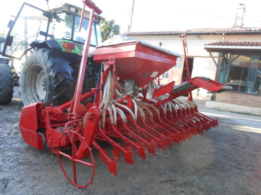 Kverneland DAS + Kverneland herse rotative - Combine seed drill: picture 5 Kverneland DAS + Kverneland herse rotative - Combine seed drill: picture 5