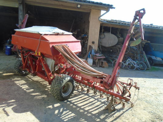 Kverneland DV6 - Seed drill: picture 2 Kverneland DV6 - Seed drill: picture 2