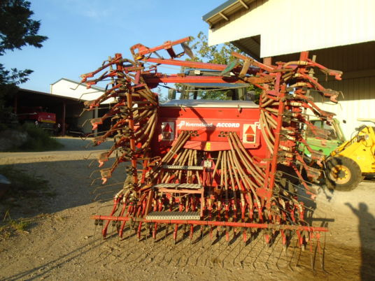 Kverneland DV6 - Seed drill: picture 1 Kverneland DV6 - Seed drill: picture 1