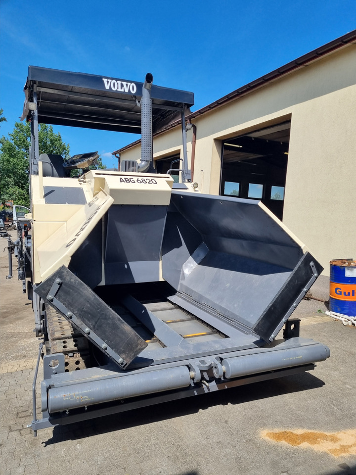 VOLVO TITAN 6820 - Asphalt paver: picture 4 VOLVO TITAN 6820 - Asphalt paver: picture 4