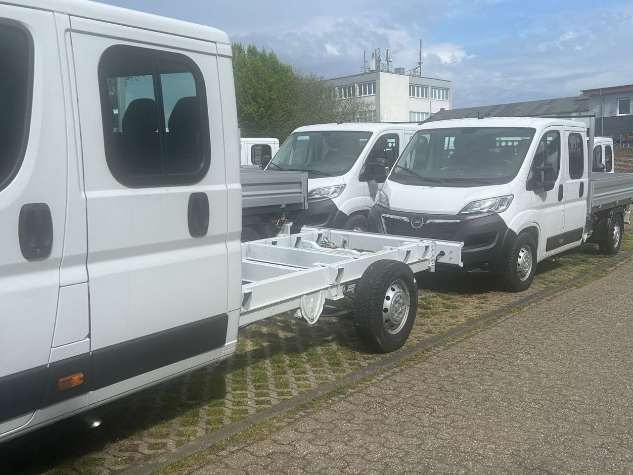 Opel Movano DoKa Kipper-Pritsche- L3H2 3,5t Edition - Tipper van: picture 2 Opel Movano DoKa Kipper-Pritsche- L3H2 3,5t Edition - Tipper van: picture 2
