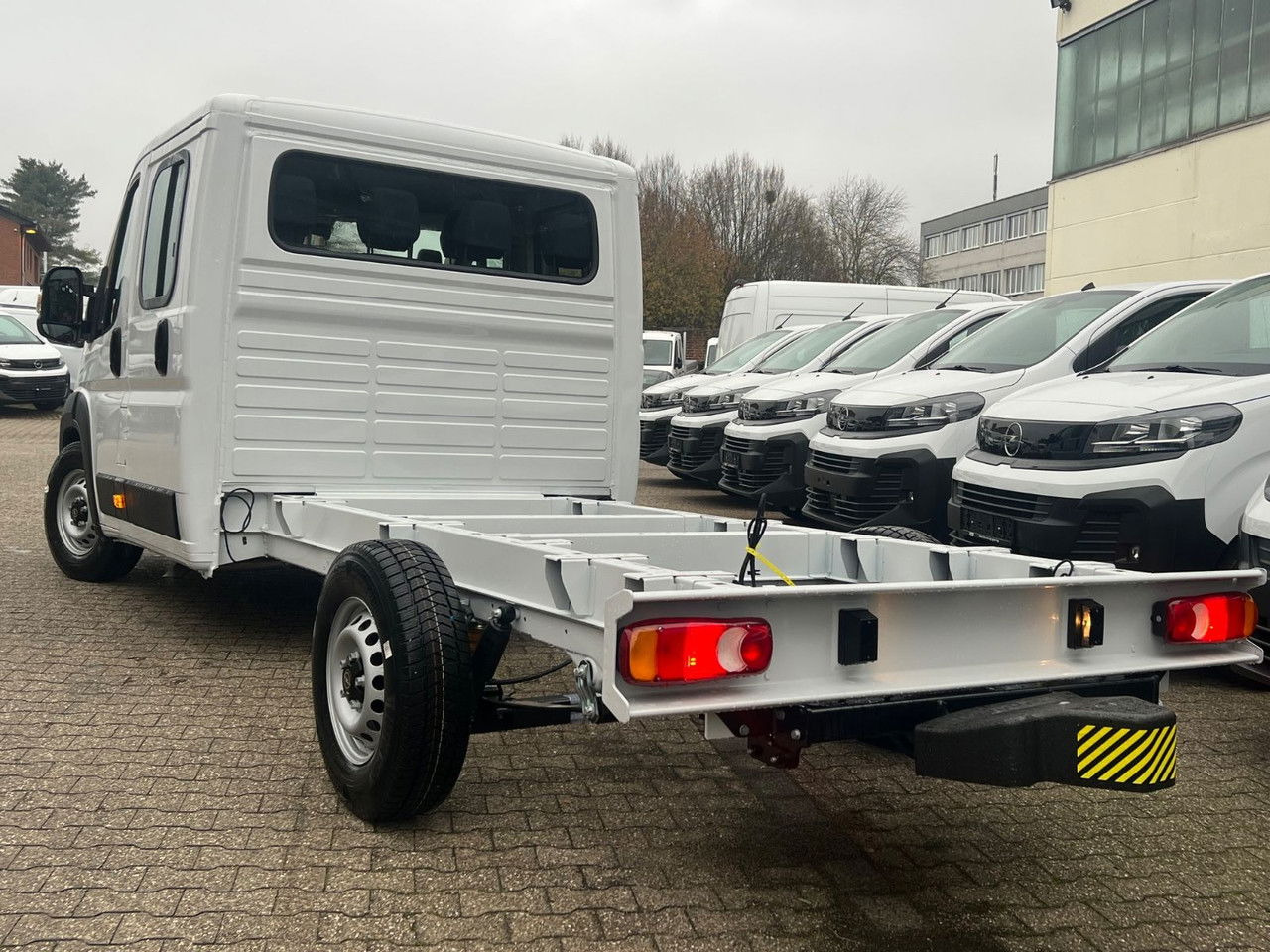 Opel Movano Fahrgestell DoKa PS 180 35 L4 Heavy DSK - Mini artic tractor unit, Combi van: picture 5 Opel Movano Fahrgestell DoKa PS 180 35 L4 Heavy DSK - Mini artic tractor unit, Combi van: picture 5