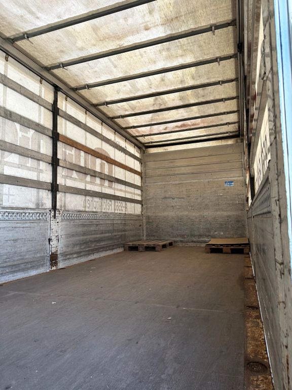 DAF LF 55-220 EEV Edscha LBW - Curtainsider truck: picture 5 DAF LF 55-220 EEV Edscha LBW - Curtainsider truck: picture 5