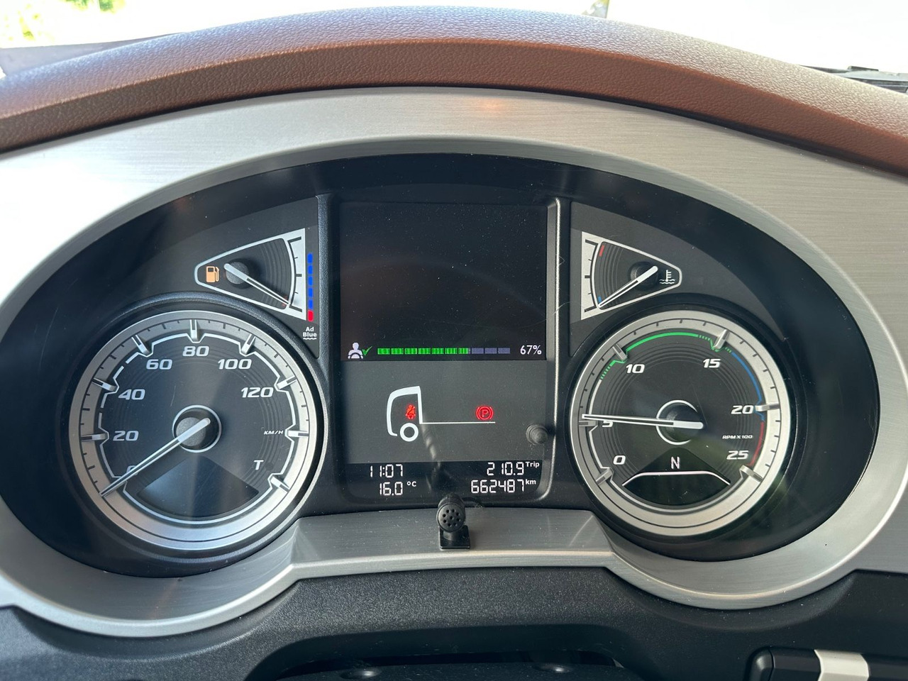 Tractor unit DAF XF 530 SSC Standklima Leder ALU Vollluft: picture 11