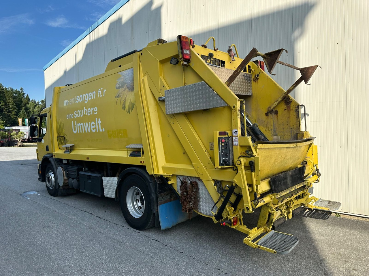 Volvo FE 320 KMH Presse Schalter - Garbage truck: picture 4 Volvo FE 320 KMH Presse Schalter - Garbage truck: picture 4